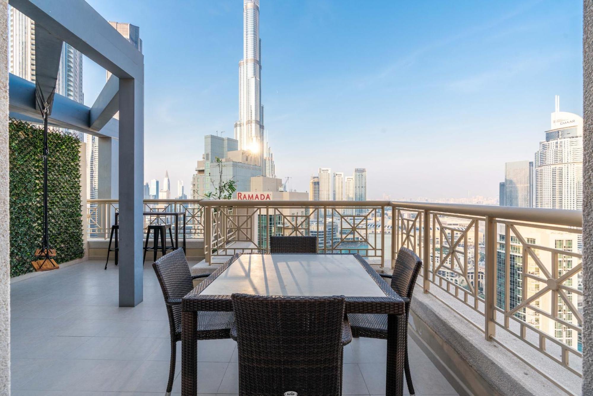 Luxury 2Br Downtown Apt With Burj Khalifa Views Dubai Exterior foto