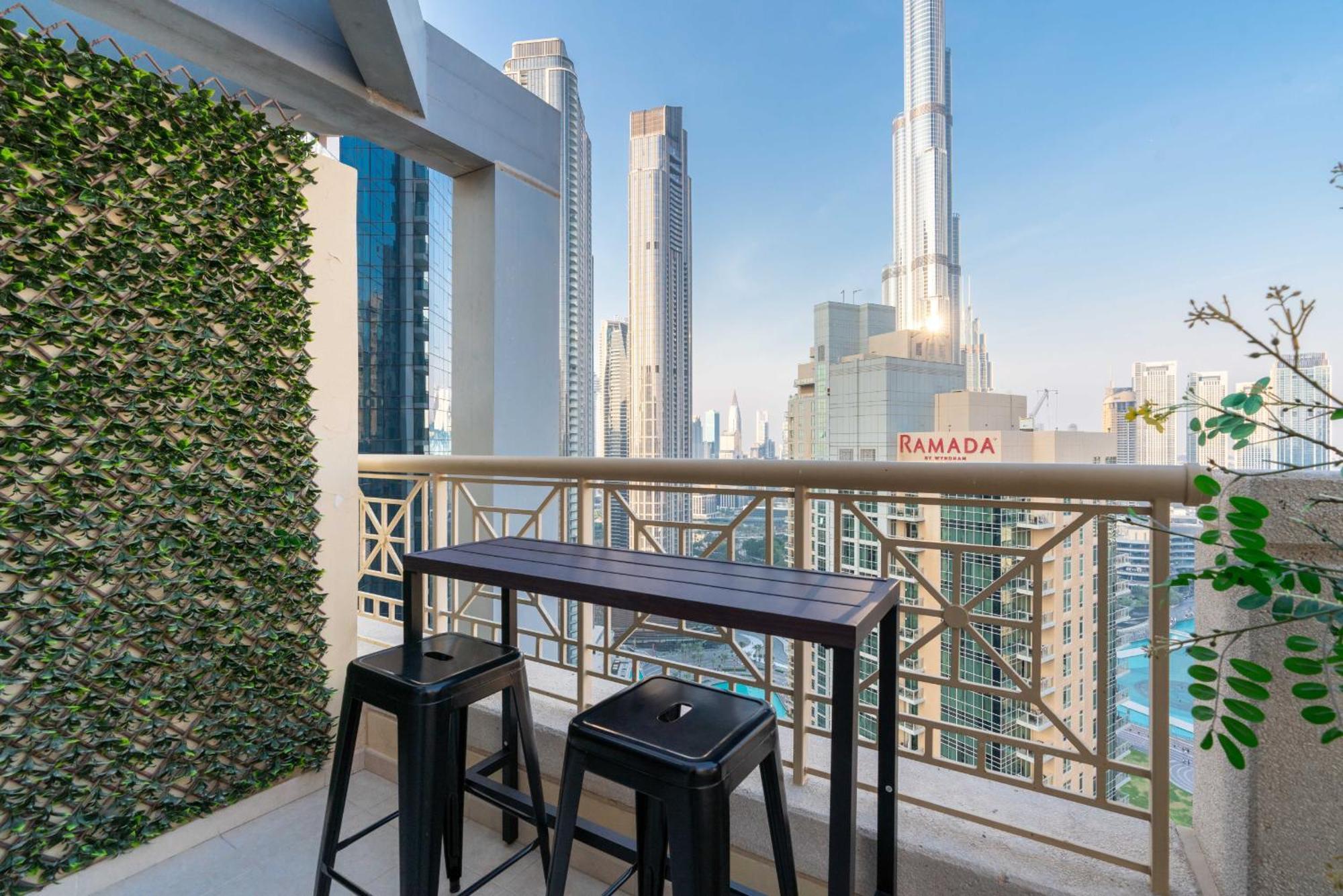 Luxury 2Br Downtown Apt With Burj Khalifa Views Dubai Exterior foto